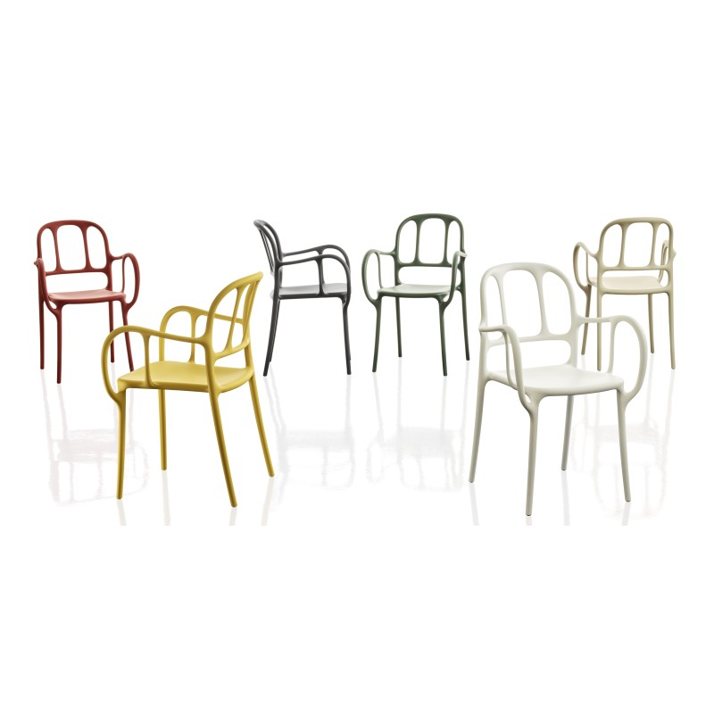 Fauteuil empilable Mila / Plastique - Magis - oralto-shop.com